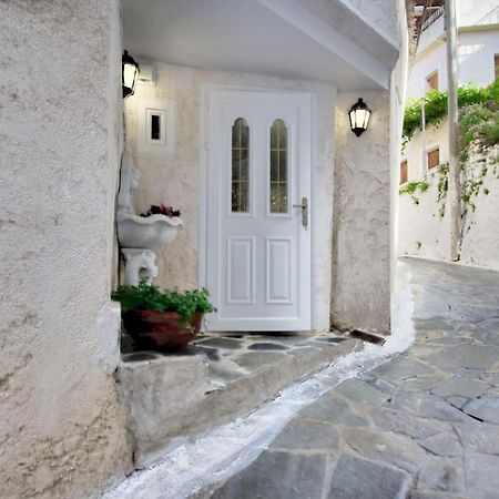 Παραδοσιακό Σπίτι Στο Χωριο Appartement Agioi Deka  Buitenkant foto