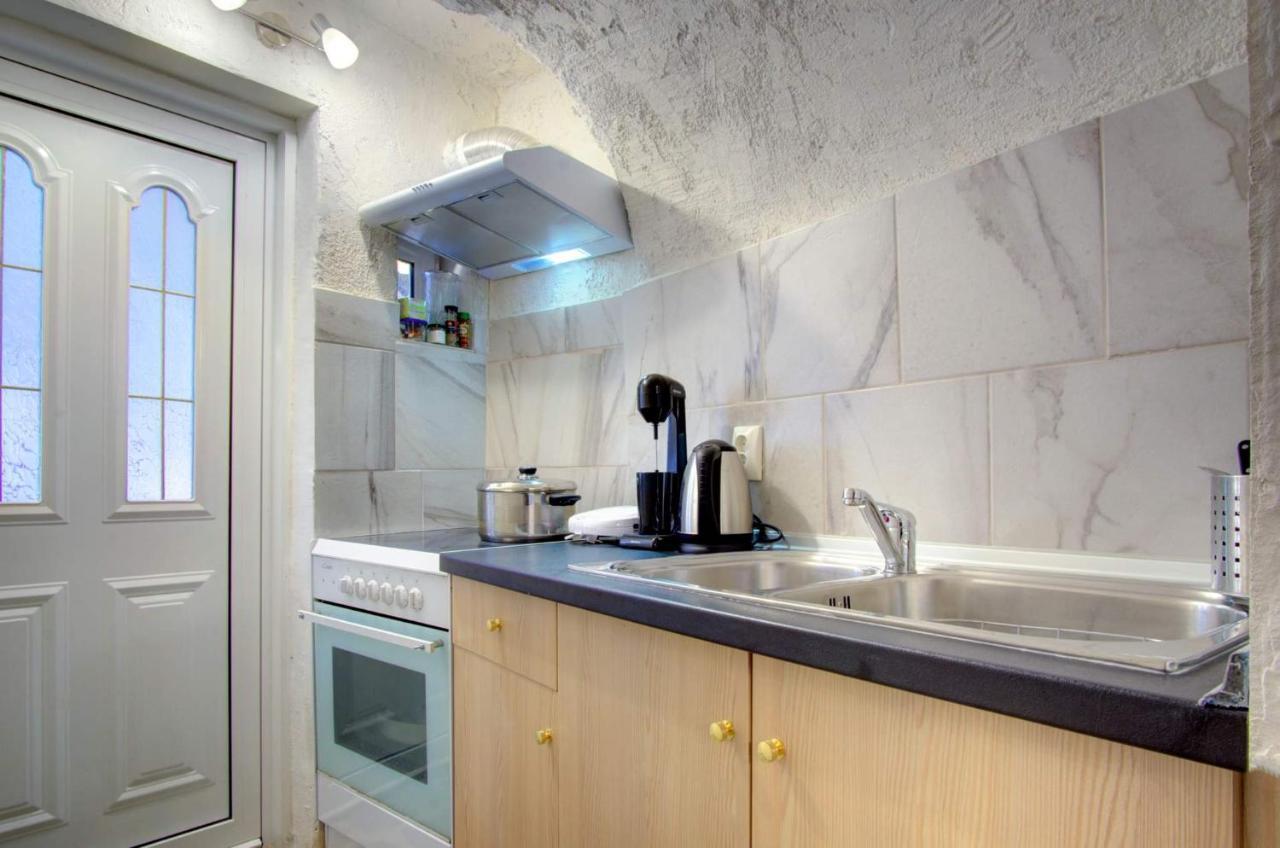 Παραδοσιακό Σπίτι Στο Χωριο Appartement Agioi Deka  Buitenkant foto